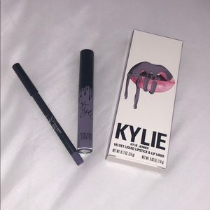 Kylie Cosmetics Makeup - Kylie Jenner Grape Soda Lip Kit Kylie Cosmetics Makeup - Kylie Jenner Grape Soda Lip Kit